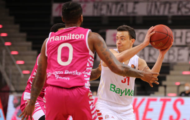 中与传奇名 中与传奇名